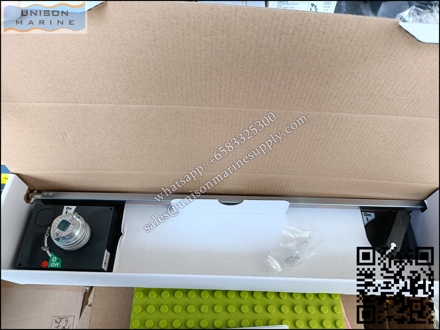 Schneider Electric circuit breaker：Extended rotary handle - EasyPact CVS100/160/250,LV429338
