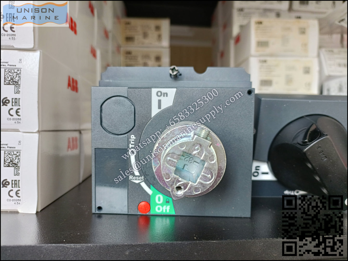 Schneider Electric circuit breaker：Extended rotary handle - EasyPact CVS100/160/250,LV429338
