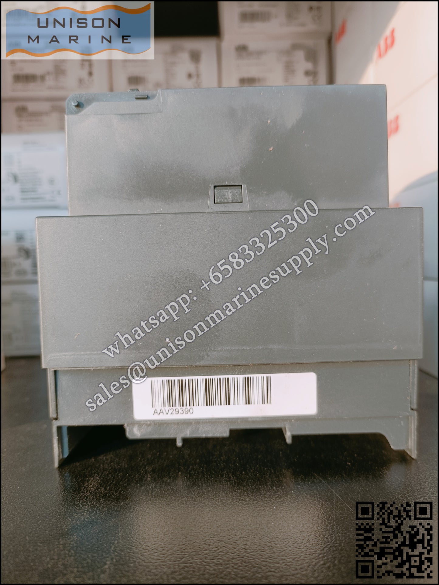 Schneider Electric circuit breaker：Motor-mechanism - MT250 SDE adaptor - 208..277V 60Hz / 220..240V 50/60Hz,LV431541