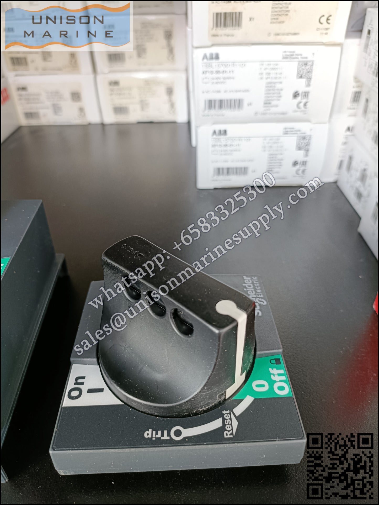 Schneider Electric circuit breaker：Extended rotary handle - EasyPact CVS100/160/250,LV429338