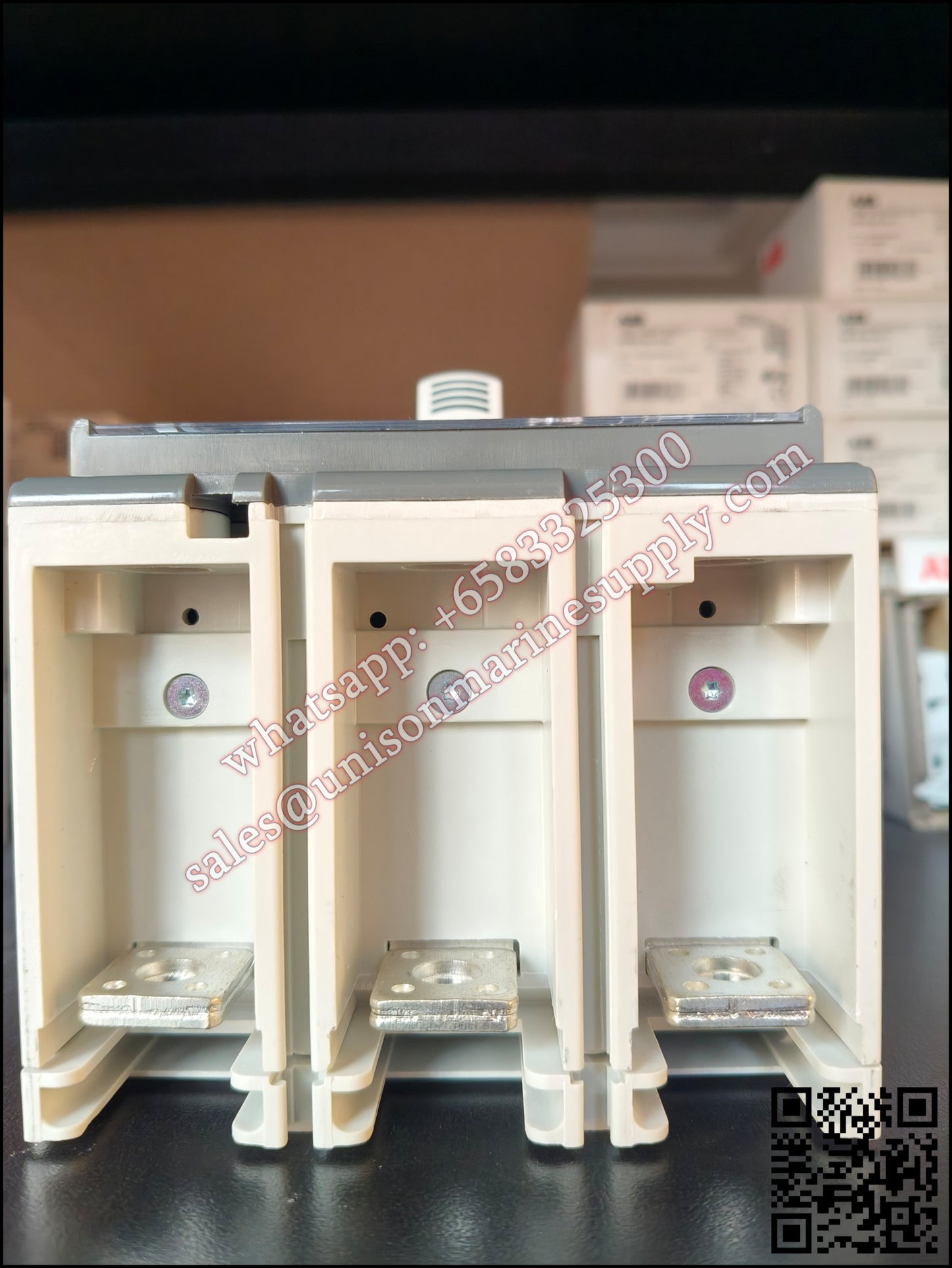 ABB SACE Tmax XT Circuit Breakers: XT4S 250 Ekip Dip LS/I R250 FF 3P
