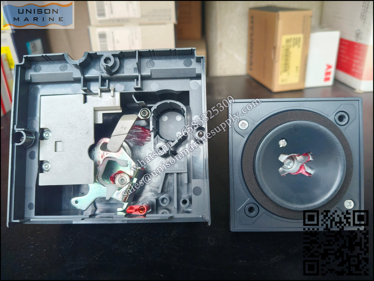 Schneider Electric Extended rotary handle：NSX100/160/250, LV429338T