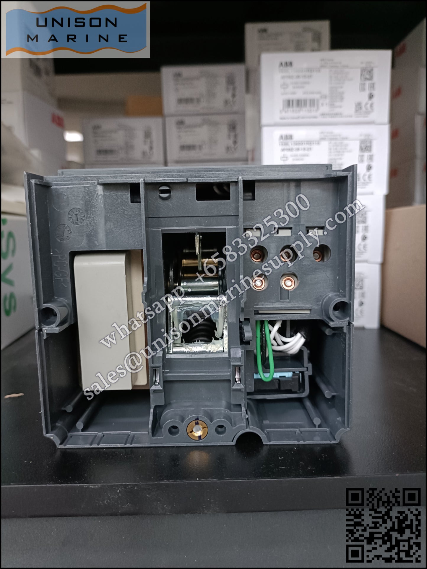 Schneider Electric circuit breaker：MT250 - SDE adaptor - 440..480V 60Hz,LV431542