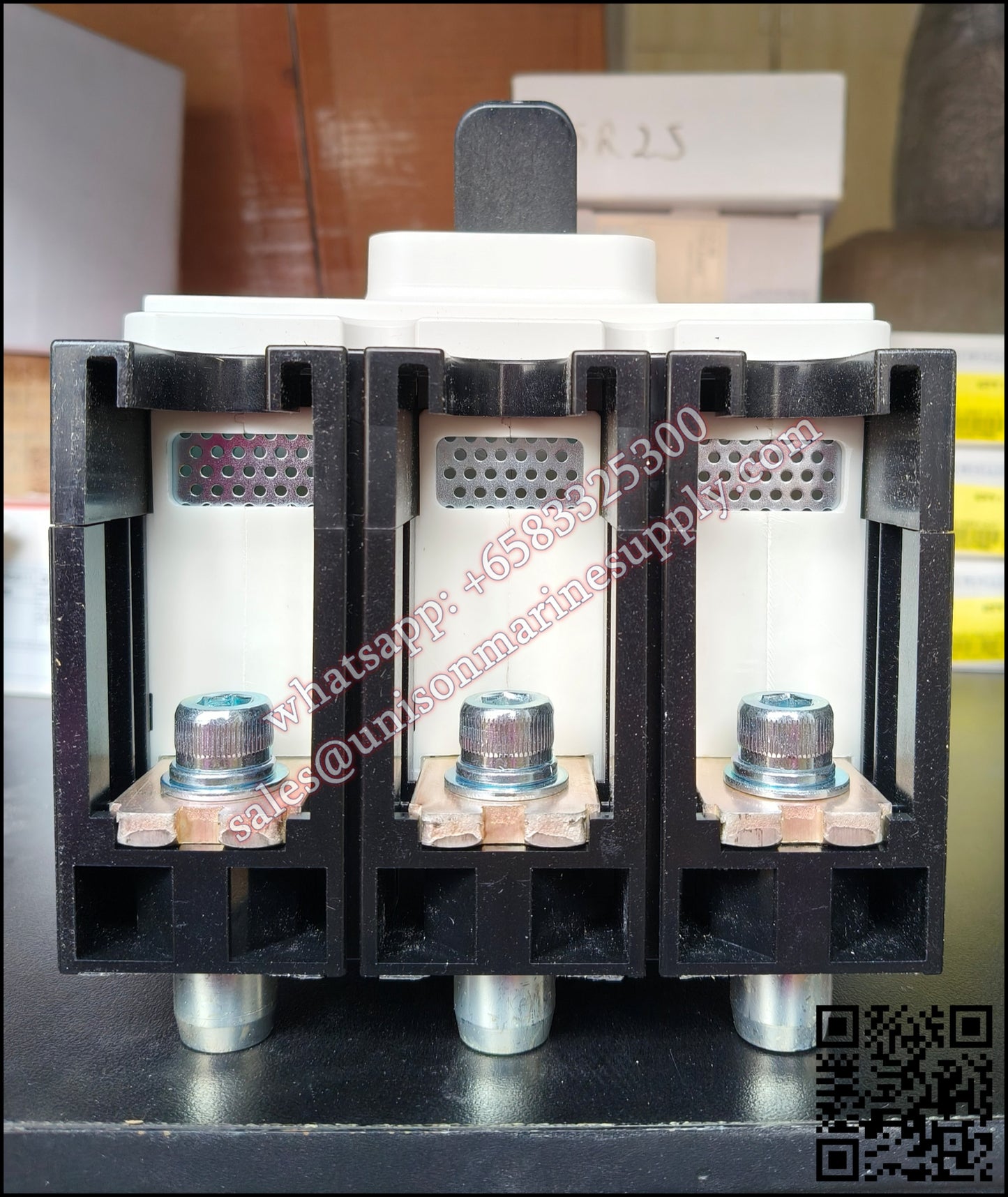 Hyundai Marine Circuit Breaker (MCCB) - HGP630H 3P Fixed / Plug-in Type