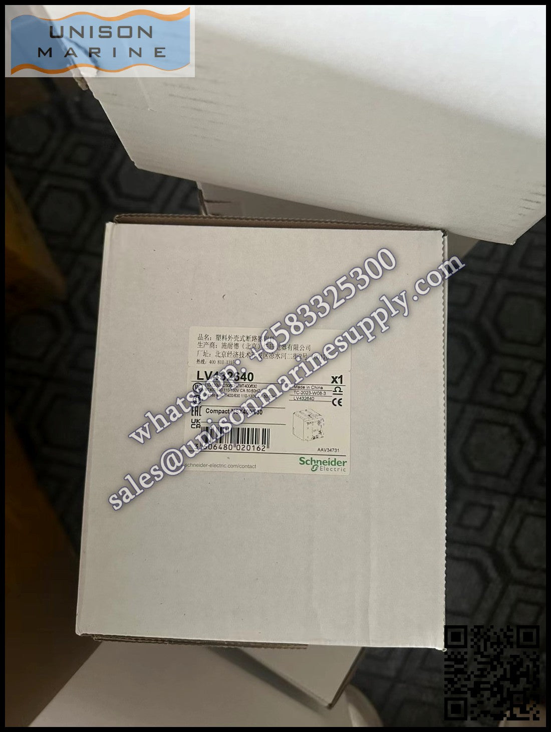 Schneider Electric circuit breaker：Motor-mechanism - MT400/630 - 110..130VAC 50/60Hz,LV432640